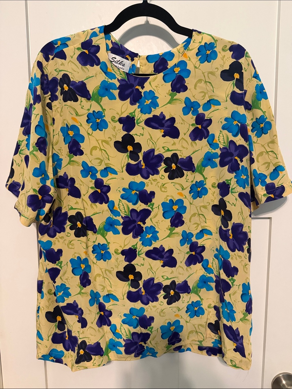 Silks by Joan Leslie Vintage 90s Butter Yellow Short-Sleeve Floral Blouse